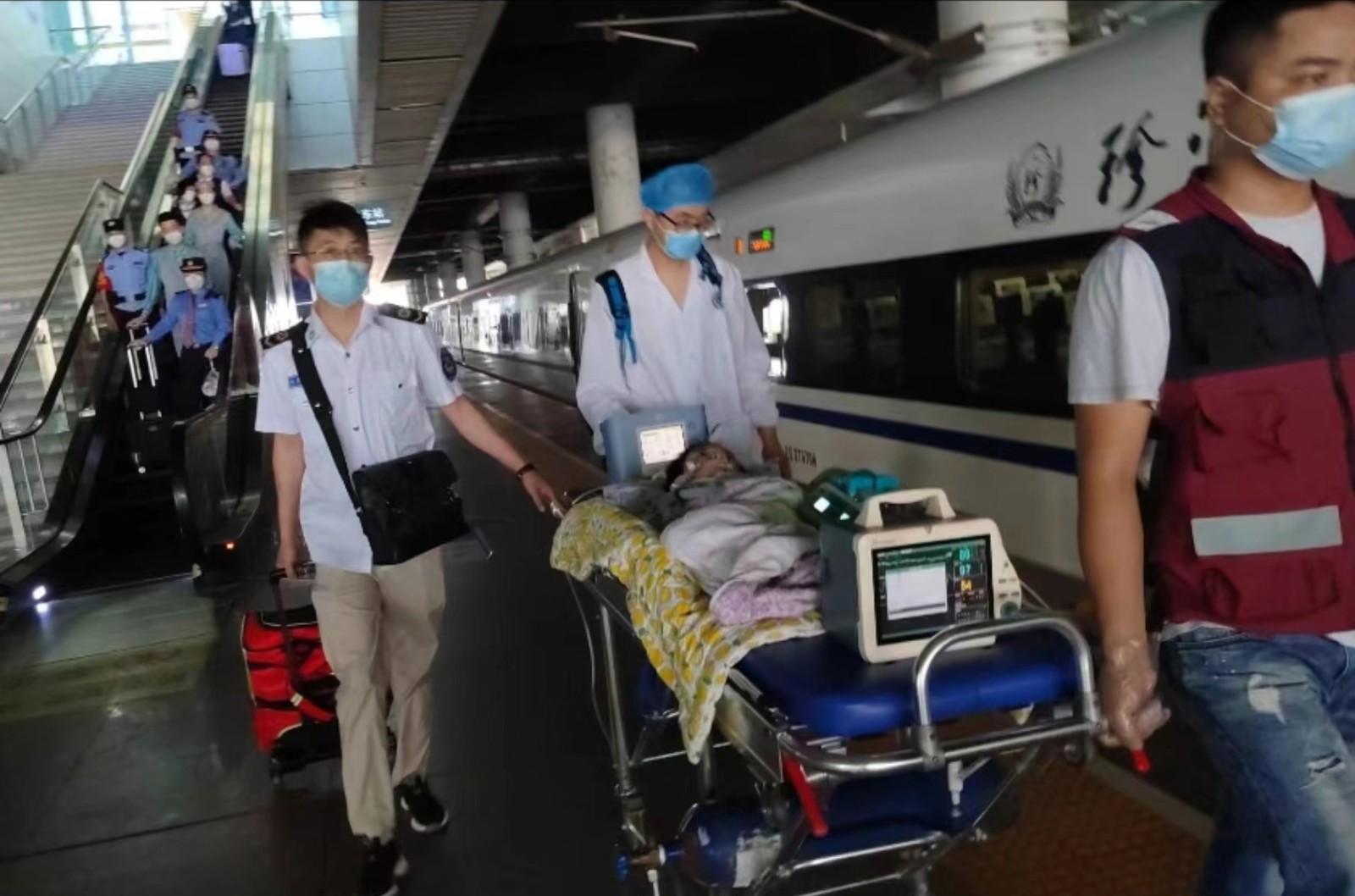 新星市高铁转运公司